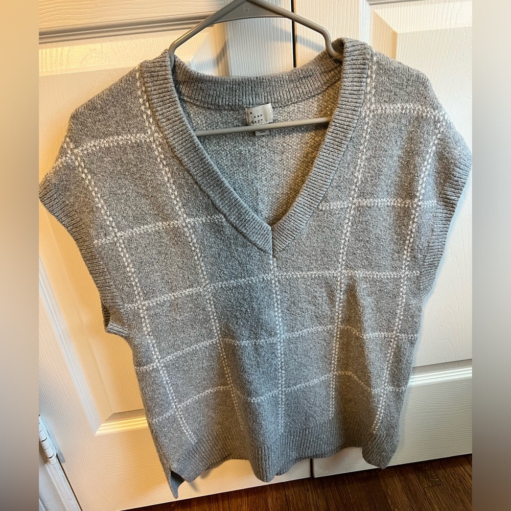 Women’s sweater vest